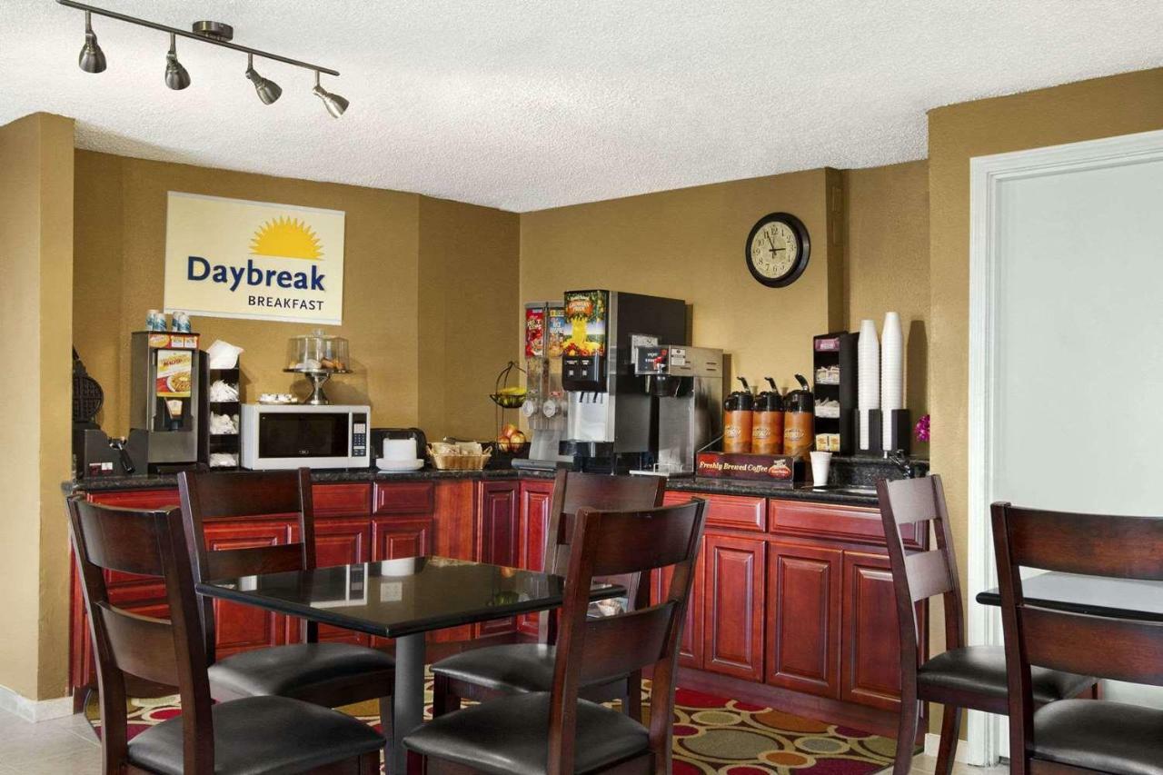 Days Inn By Wyndham Auburn Luaran gambar